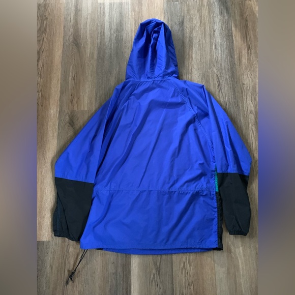 Men’s Vintage Large L.L.Bean windbreaker. Excellent condition. Blue/green/purple - Picture 2 of 4